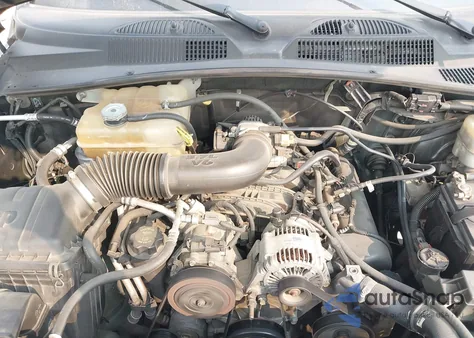 2005 Jeep Liberty Sport из США, поврежденный, VIN 1J4GL48K15W657939